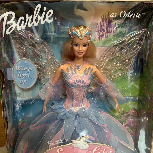 Barbie of Swan Lake Odette Fashion Doll with Light up Wings. Brand New ! - Picture 11 of 12